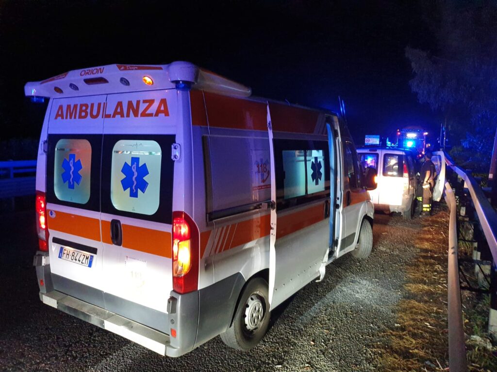 Tragedia In Calabria Uomo Centrato In Pieno Da Un Auto Muore Poco