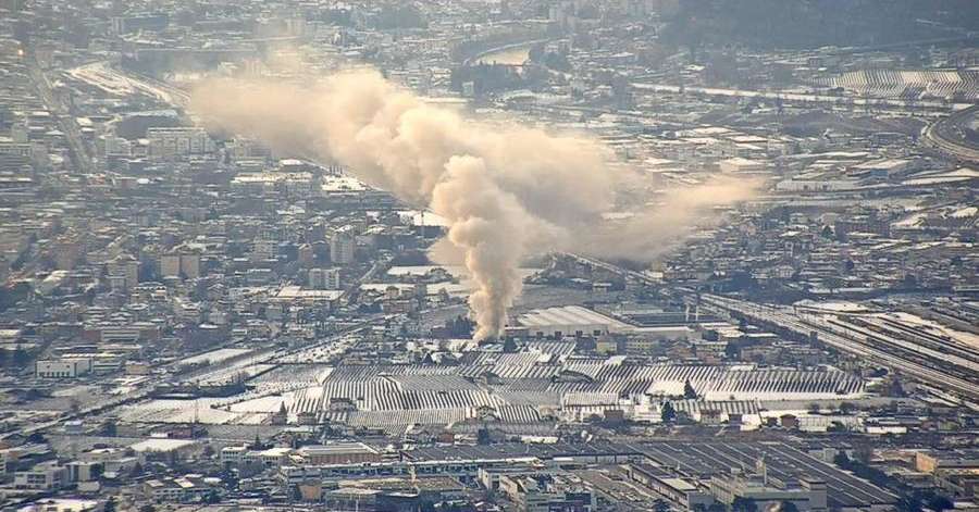 incendio-nella-carrozzeria-di-gardolo,-l’appa:-alterazioni-non-significative-della-qualita-dell’aria