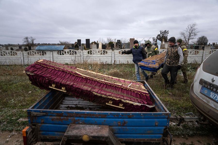 bombe-russe-su-kherson,-ferito-anche-un-reporter-italiano