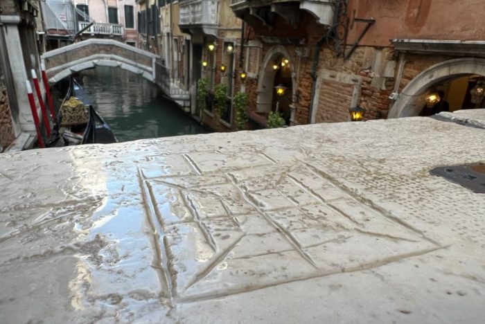 antichi-graffiti-di-venezia:-l'itinerario-per-scoprire-la-serenissima-–-televenezia