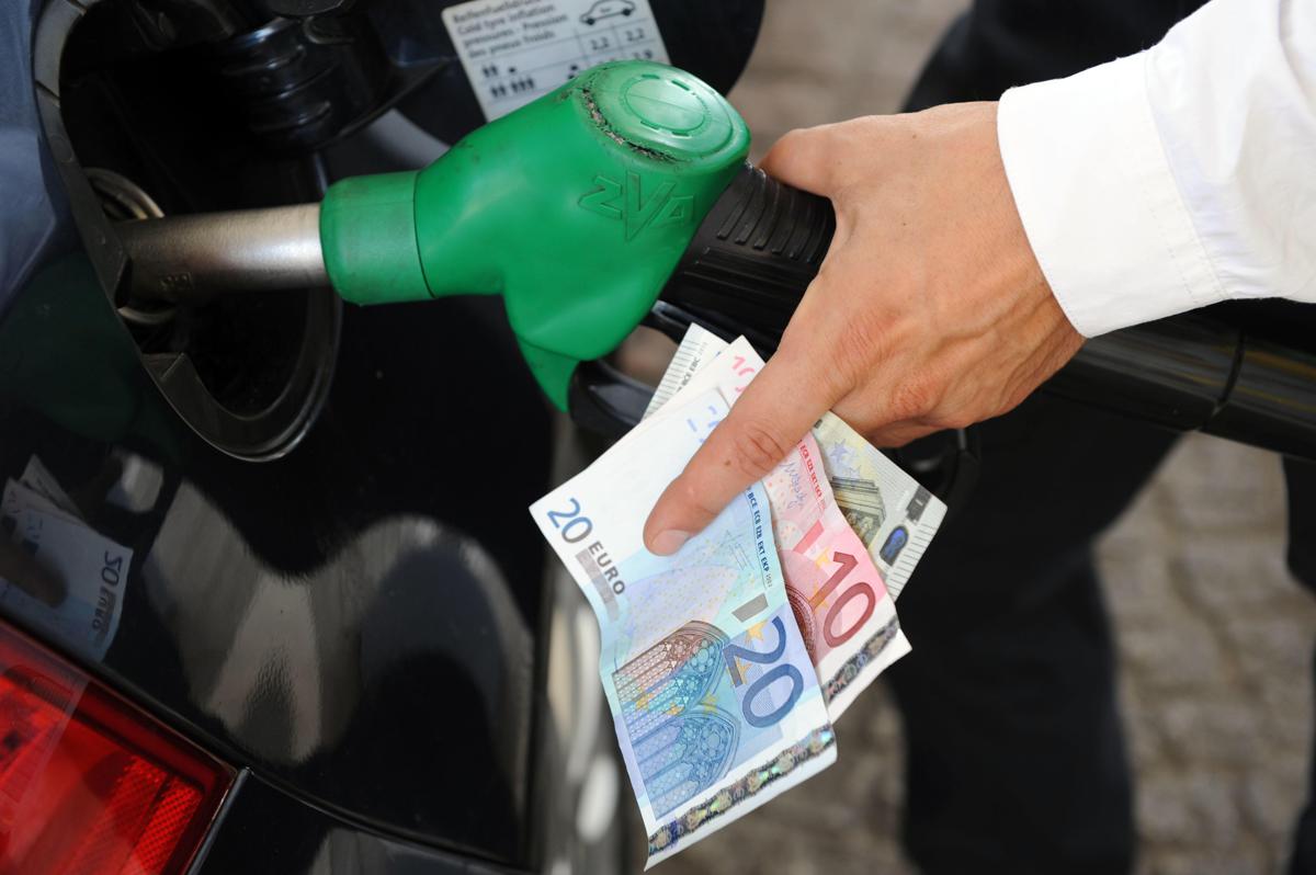 benzina,-taglio-produzione-petrolio-spinge-prezzi:-forti-rialzi