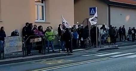 bypass,-manifestanti-in-via-brennero-con-cartelli-e-tamburi: «fermiamo-quest’opera-inutile»